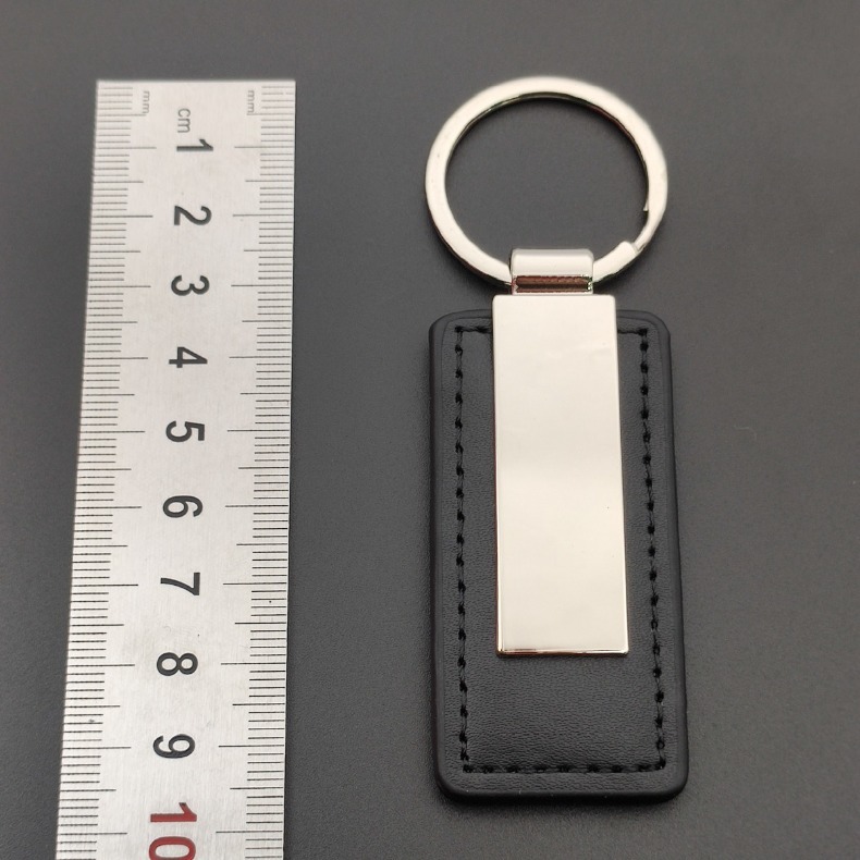 Porte-clés en cuir avec plaque - Men Accessories All avis et prix